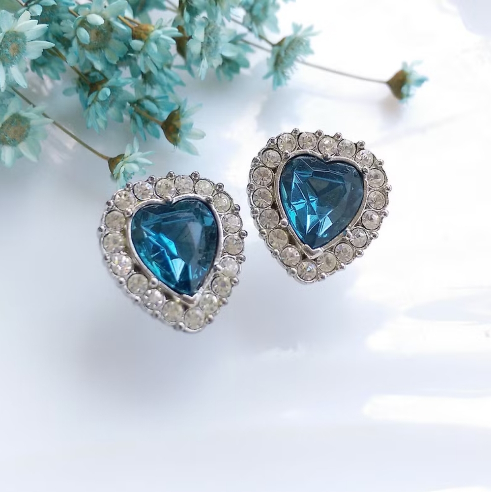 Western Antique Jewelry  AVON 1998 Ocean Blue Heart Pin Earrings